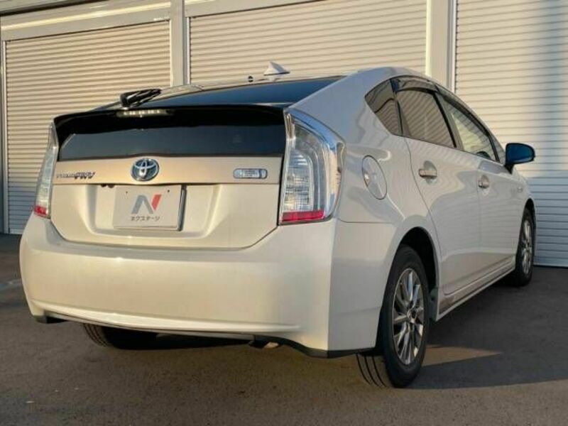 PRIUS PHV