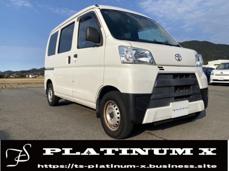 TOYOTA PIXIS VAN