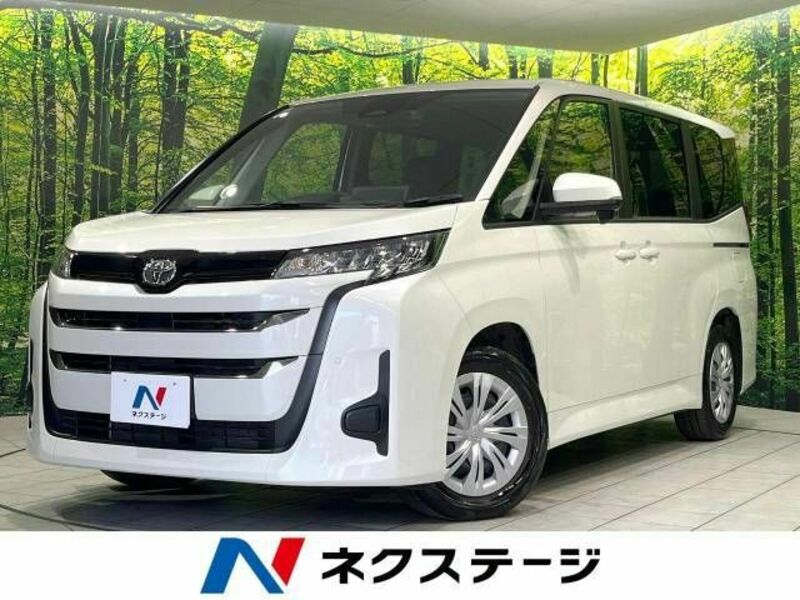 TOYOTA NOAH