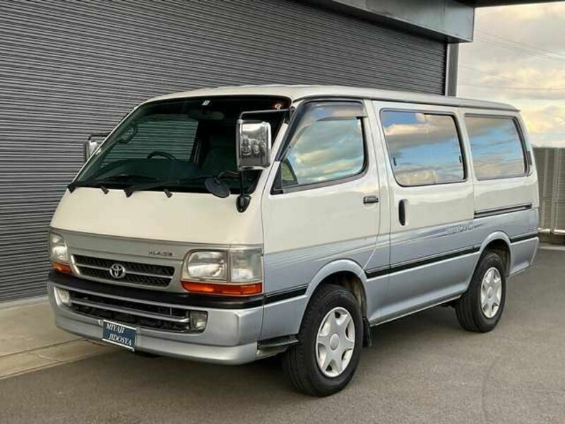 TOYOTA HIACE VAN