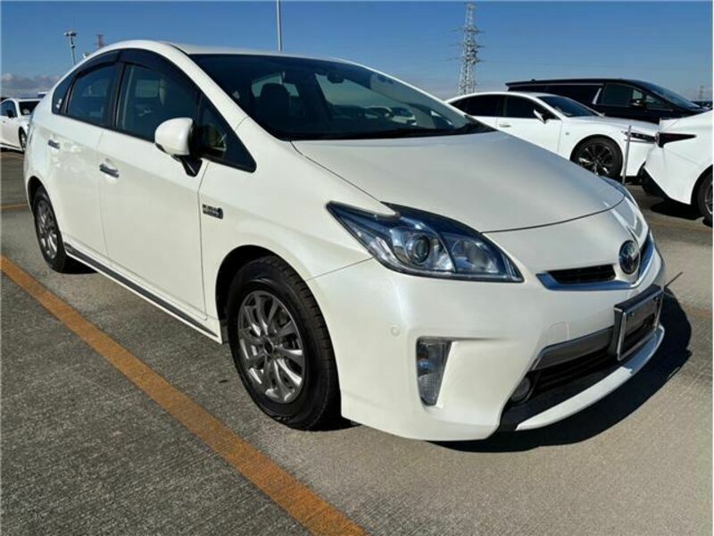 TOYOTA PRIUS PHV