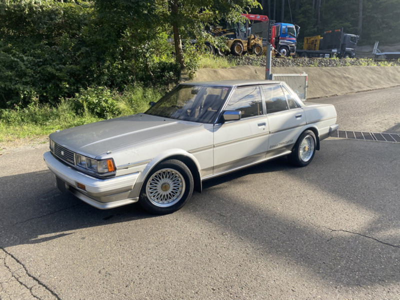 TOYOTA CRESTA