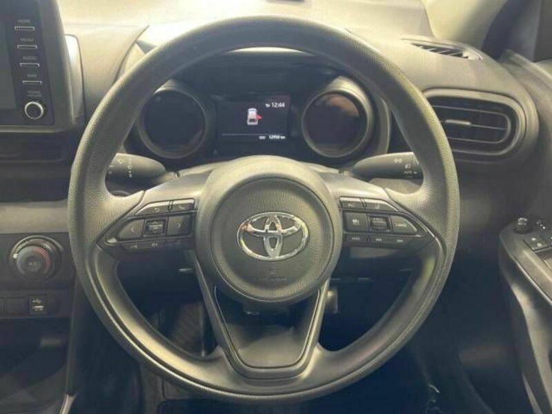 YARIS CROSS