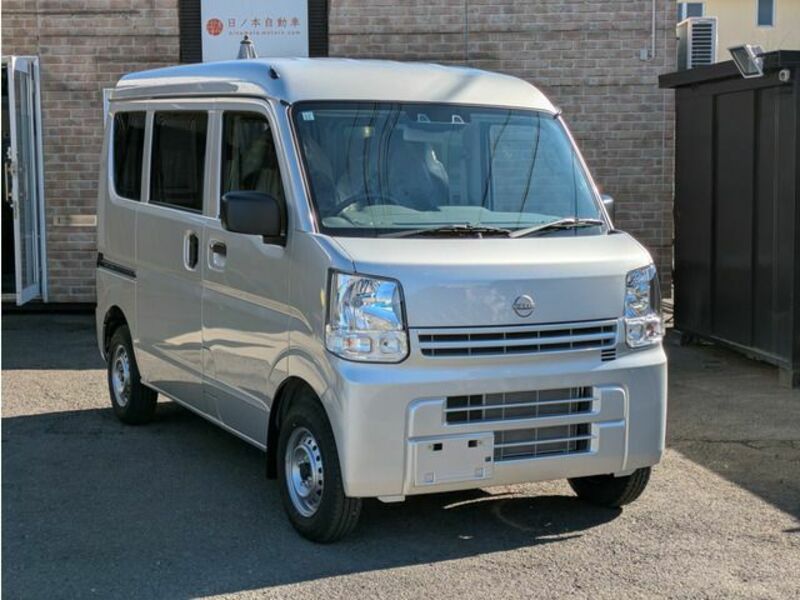 NISSAN CLIPPER VAN