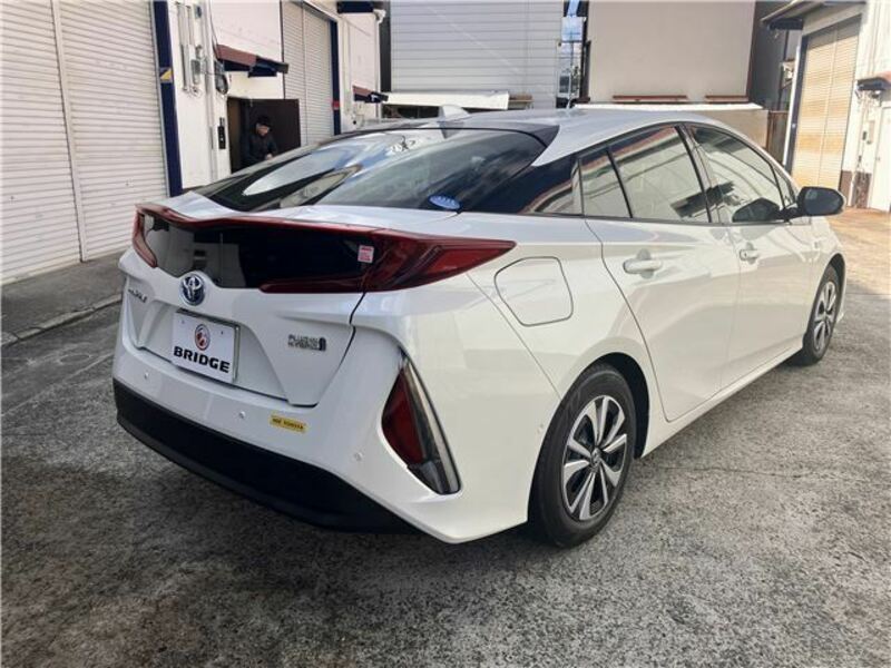 PRIUS PHV