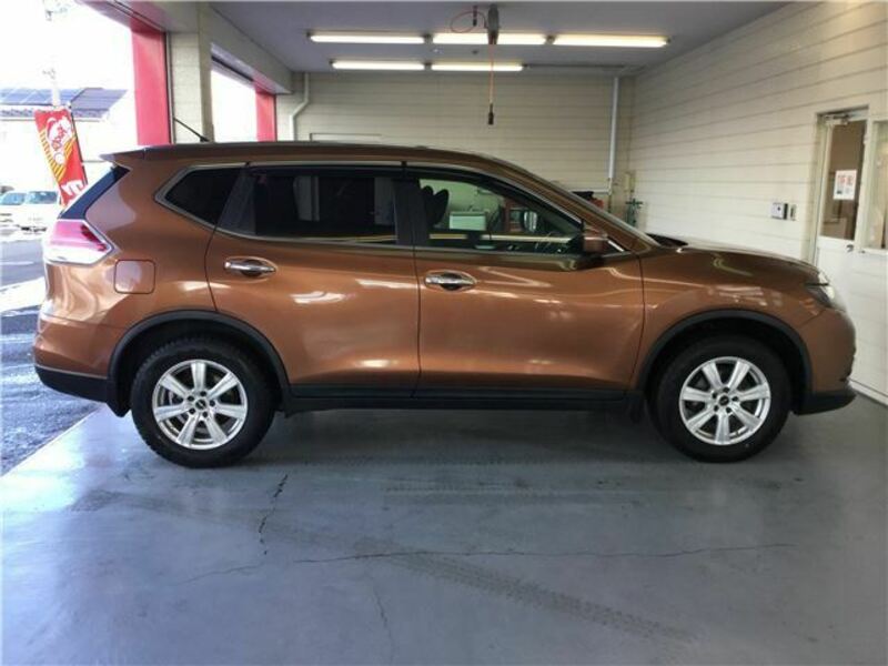 X-TRAIL