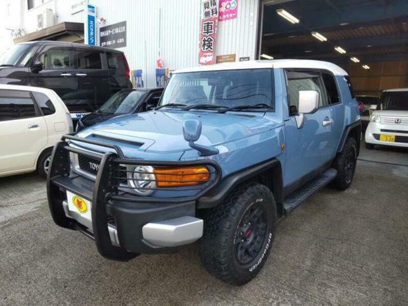 TOYOTA FJ CRUISER