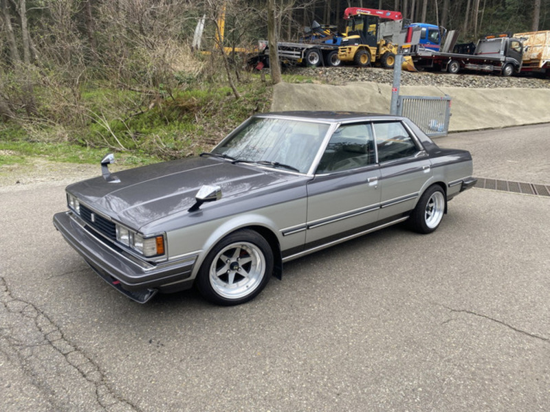 TOYOTA CRESTA