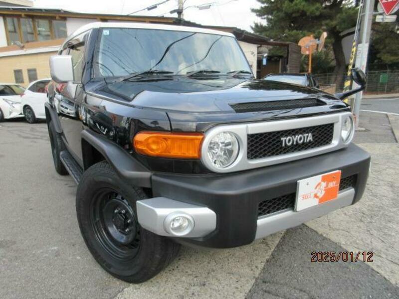 TOYOTA FJ CRUISER