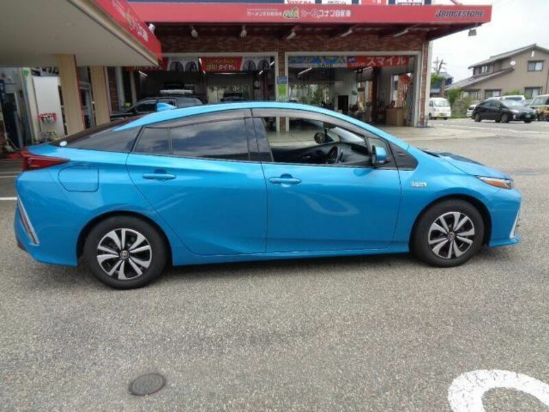 PRIUS PHV