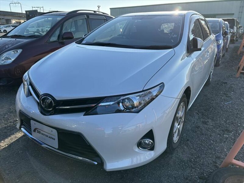 TOYOTA AURIS