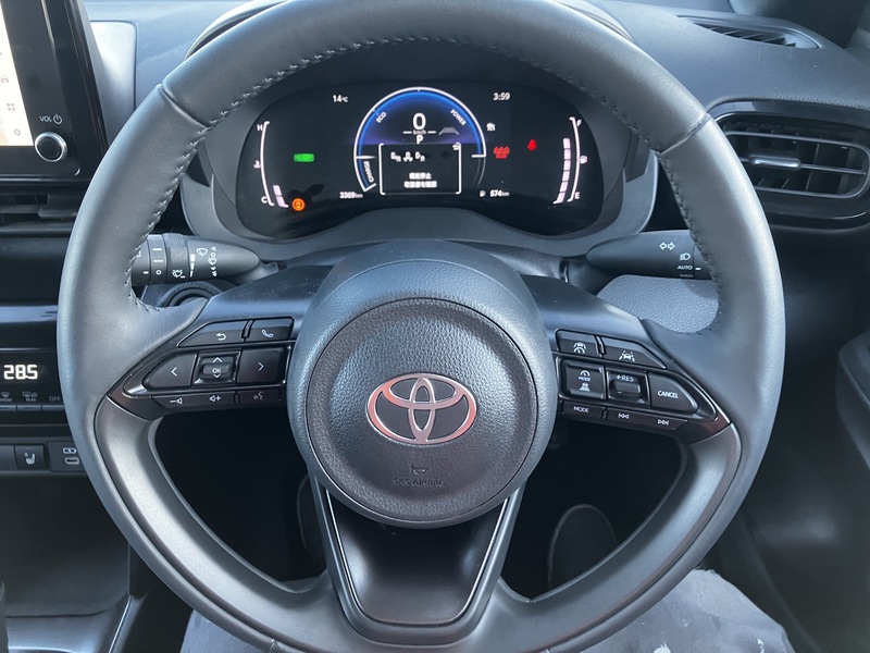 YARIS CROSS
