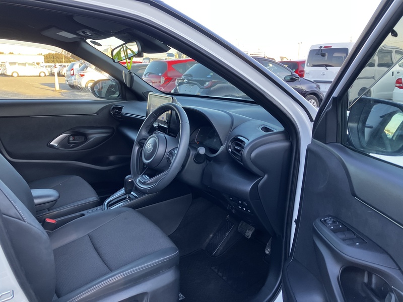 YARIS CROSS
