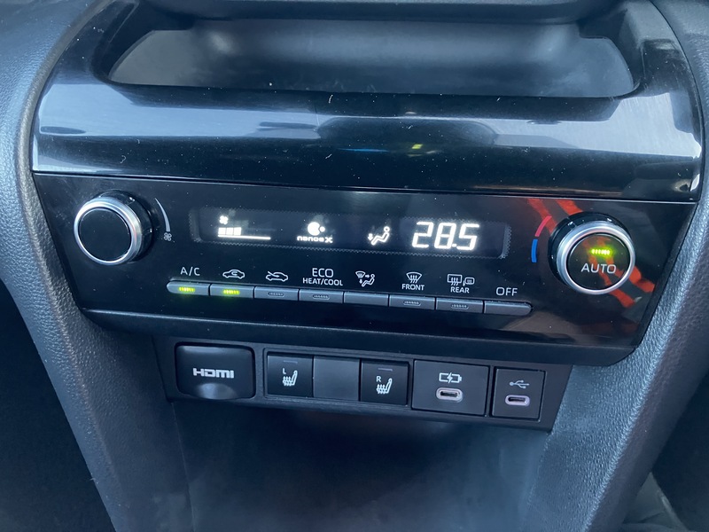 YARIS CROSS