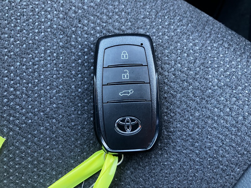 YARIS CROSS