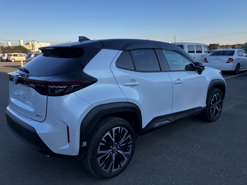 YARIS CROSS