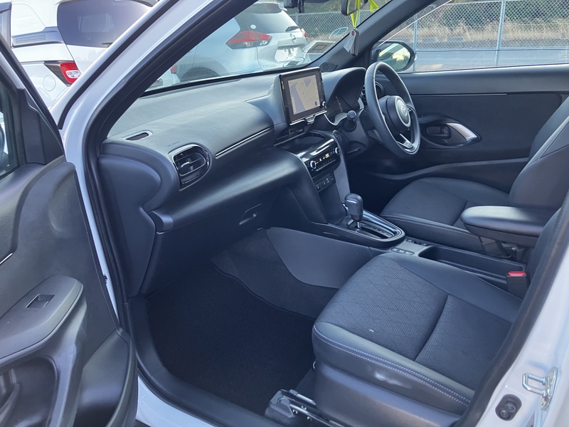 YARIS CROSS