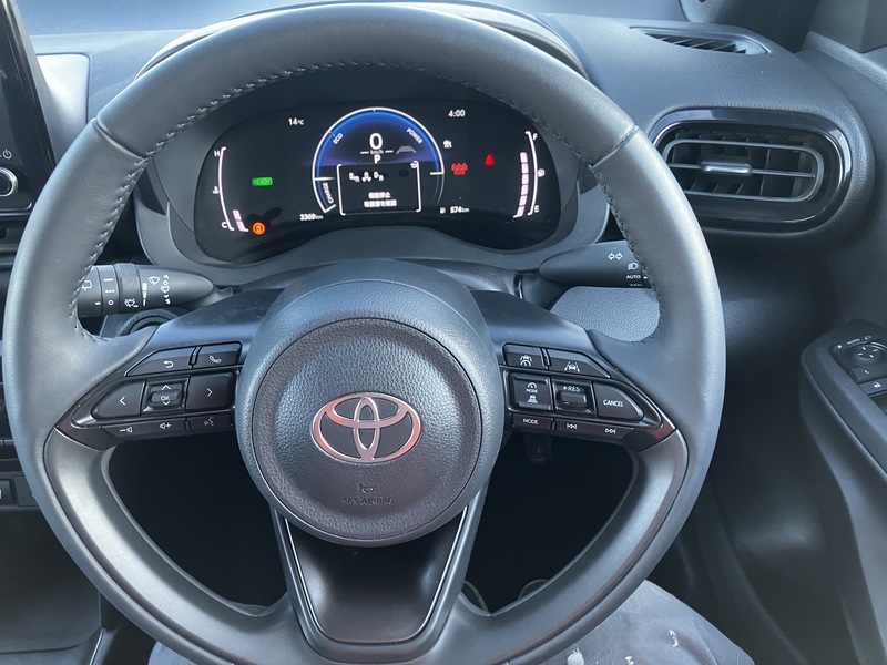 YARIS CROSS