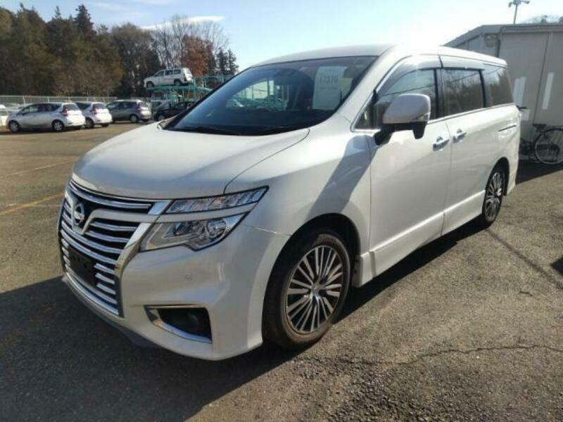 NISSAN ELGRAND