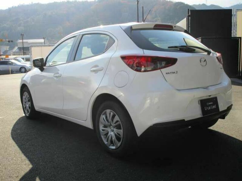 MAZDA2