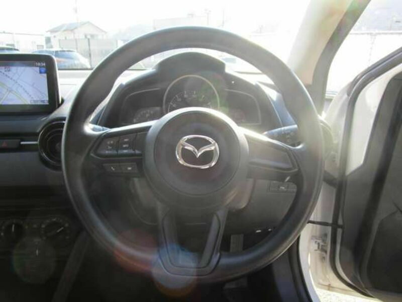 MAZDA2