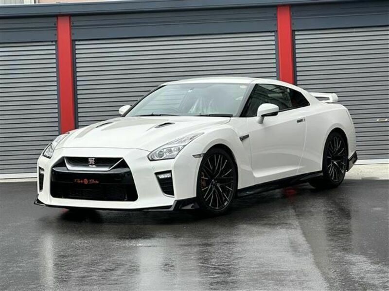 NISSAN GT-R