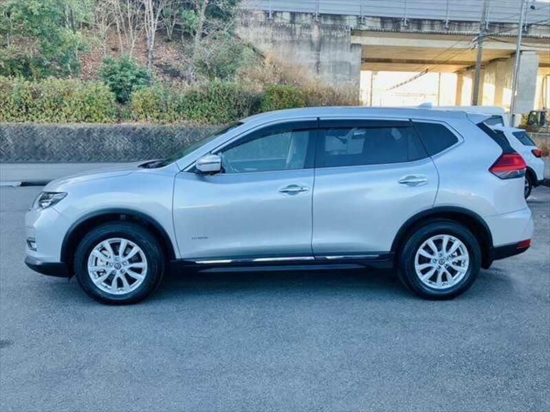 X-TRAIL