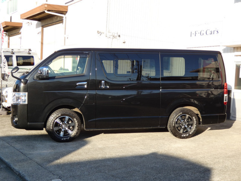 HIACE VAN