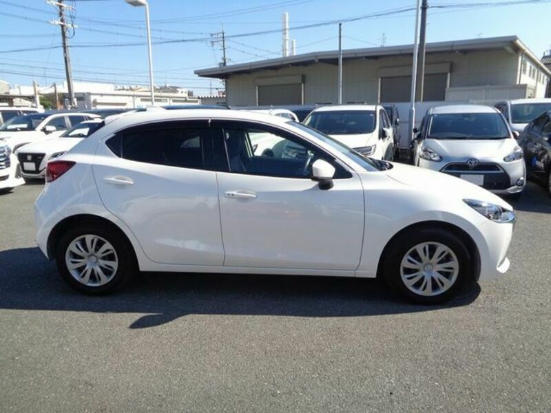 MAZDA2