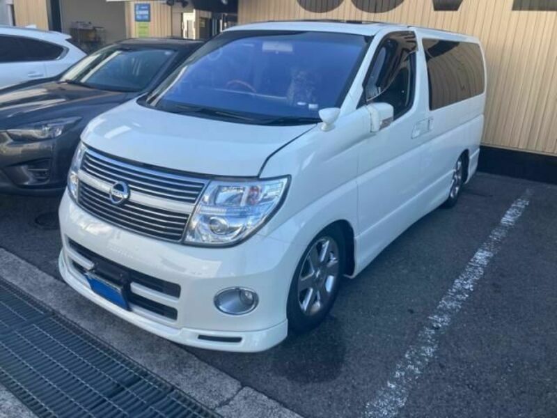 NISSAN ELGRAND