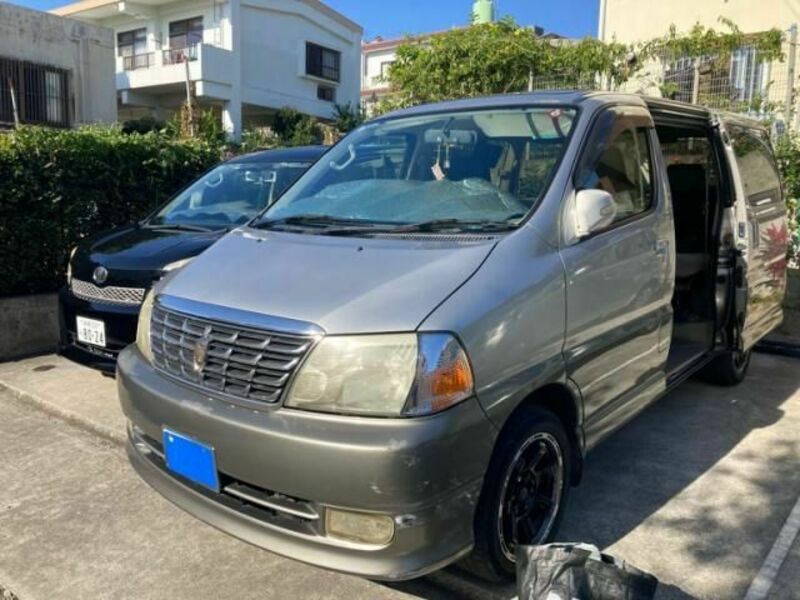 TOYOTA GRAND HIACE