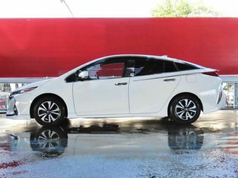 PRIUS PHV