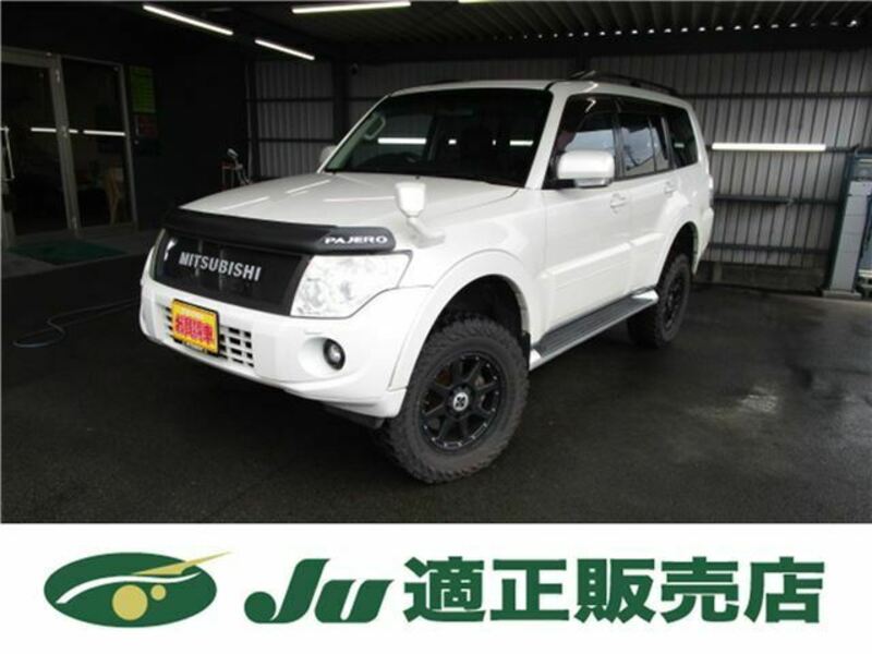 MITSUBISHI PAJERO