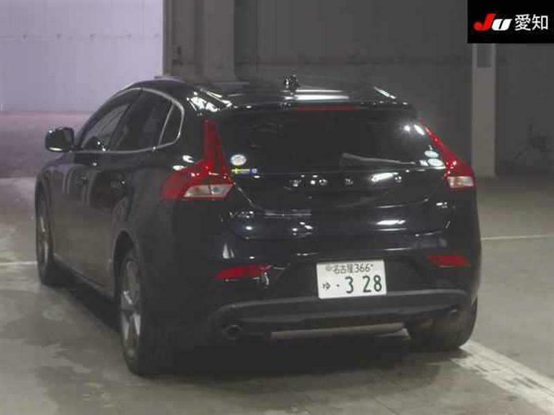 V40