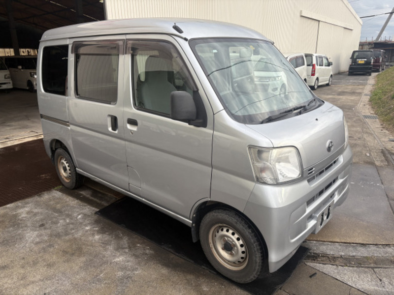 TOYOTA PIXIS VAN