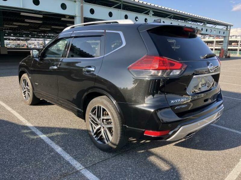 X-TRAIL