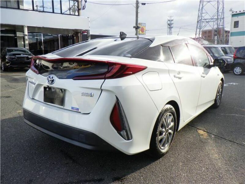 PRIUS PHV