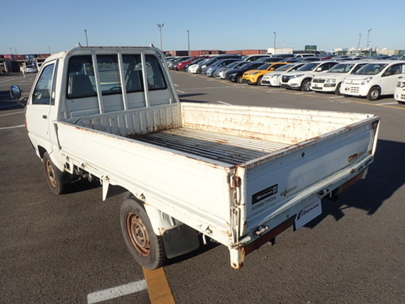 TOWNACE TRUCK