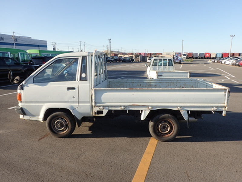 TOWNACE TRUCK