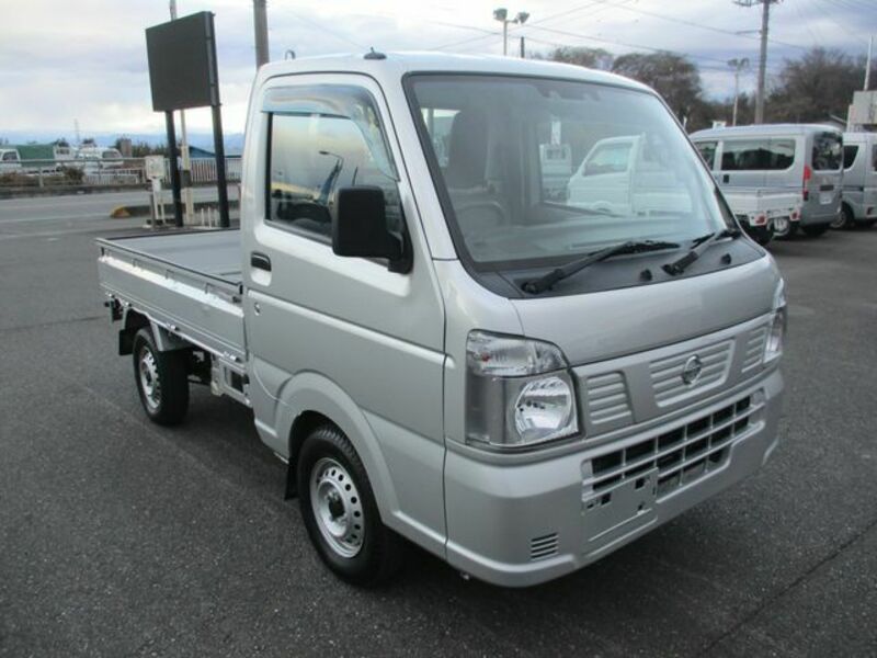 NISSAN NT100 CLIPPER