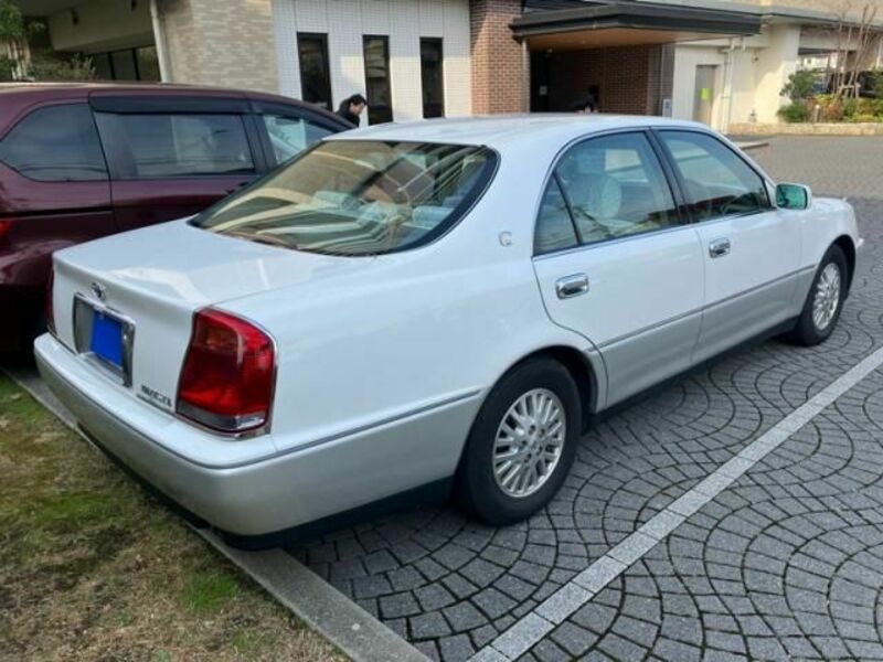 CROWN MAJESTA-3