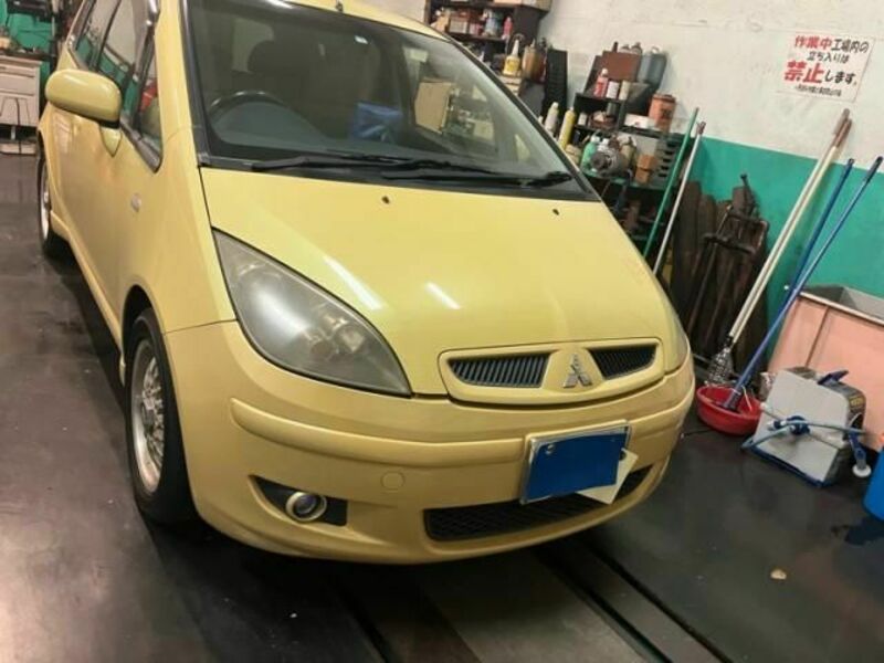 MITSUBISHI COLT