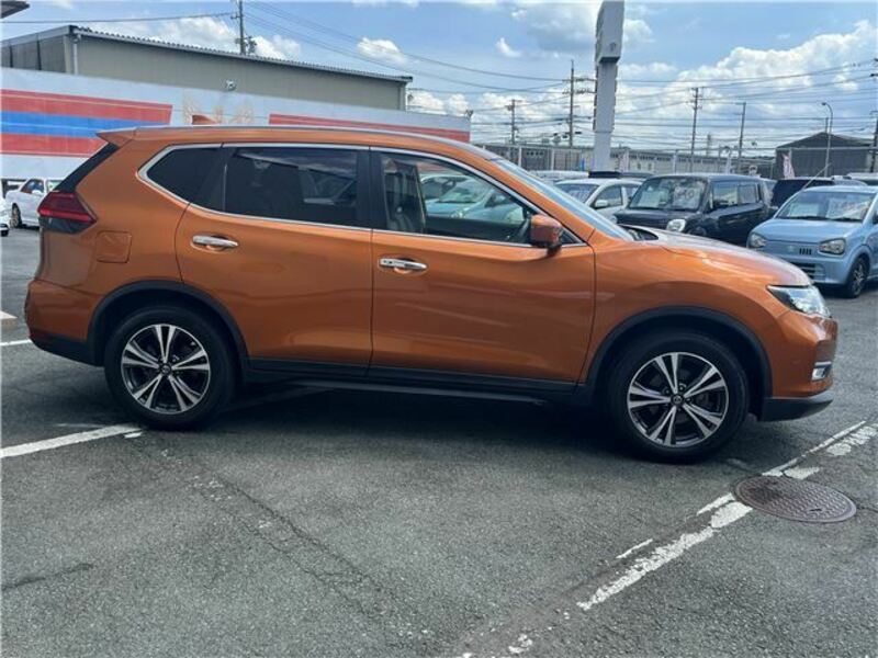 X-TRAIL