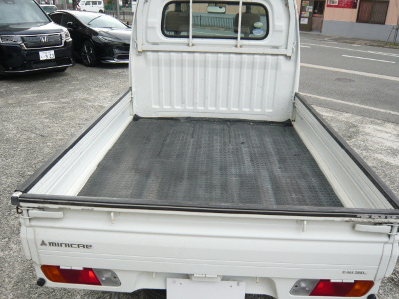 MINICAB TRUCK