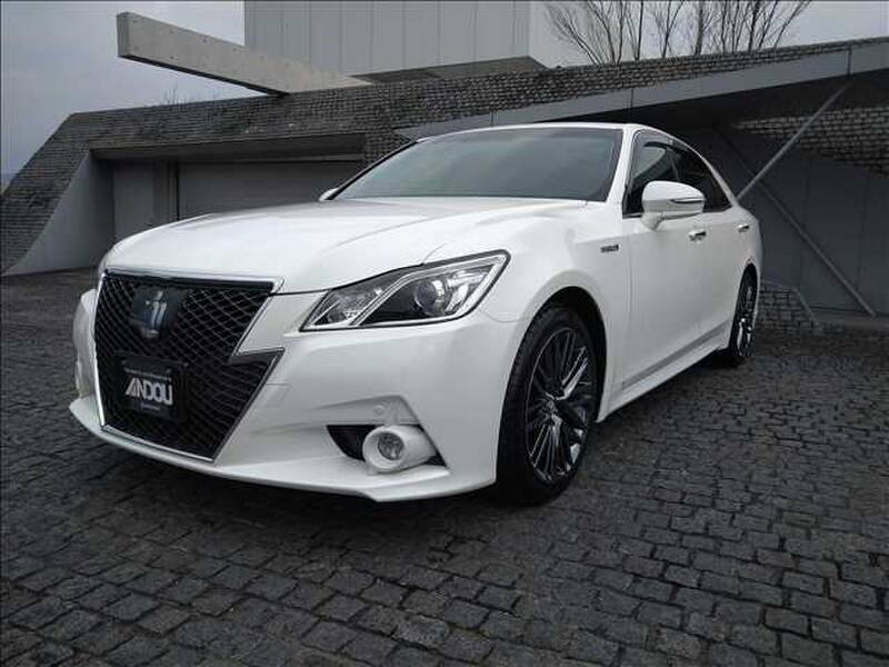 TOYOTA CROWN