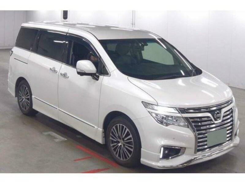 NISSAN ELGRAND