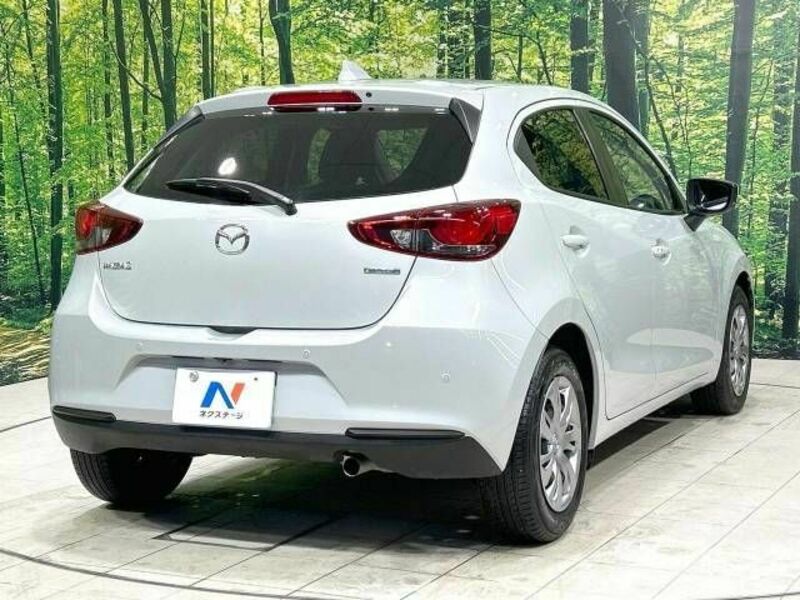 MAZDA2