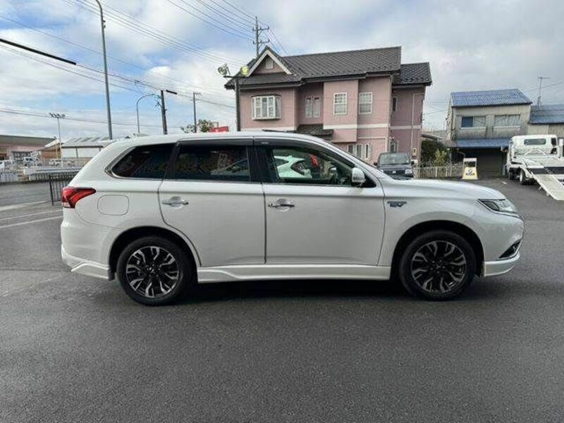 OUTLANDER PHEV