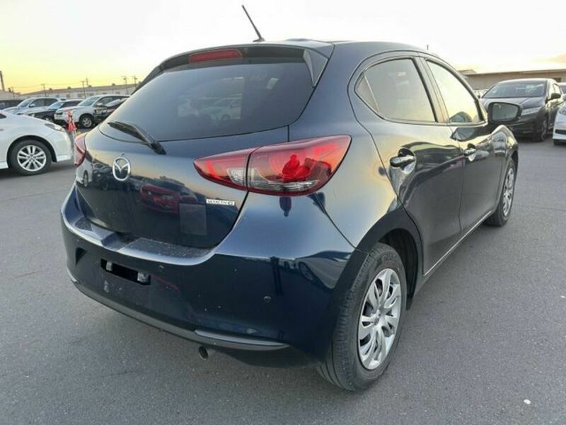 MAZDA2