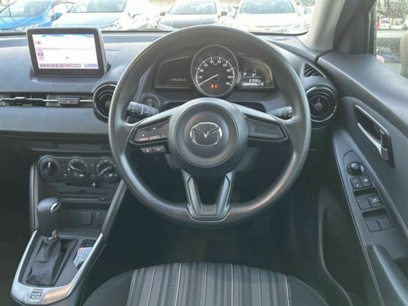 MAZDA2